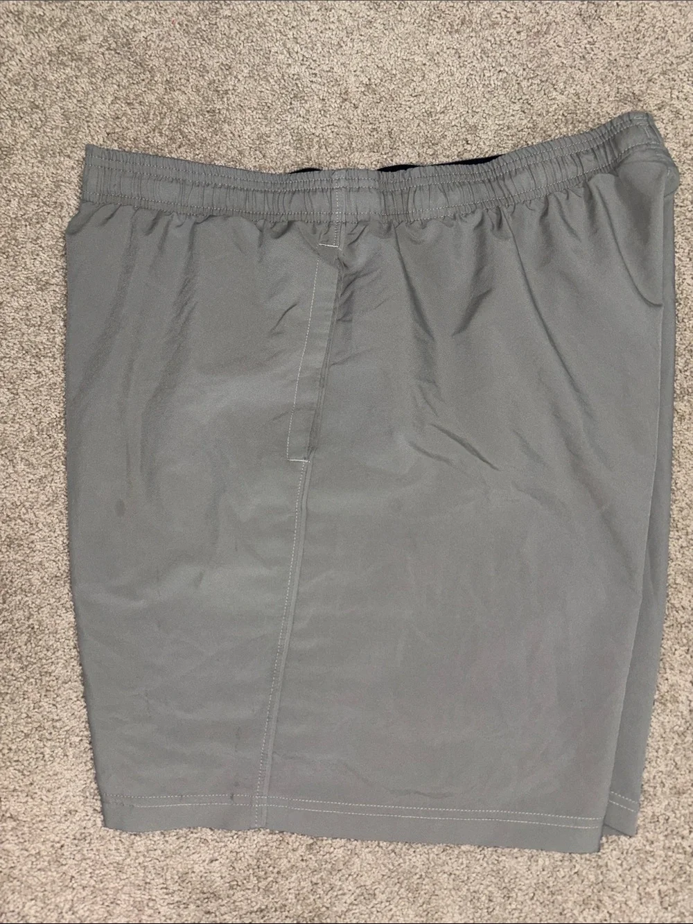 Under Armour Men’s Gray Athletic Training Shorts with Side Logo men’s extra larg